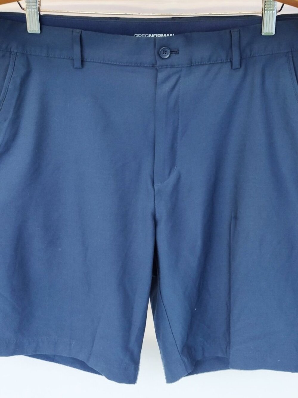 Greg Norman Golf Shorts Blue Size 38, 9" Inseam